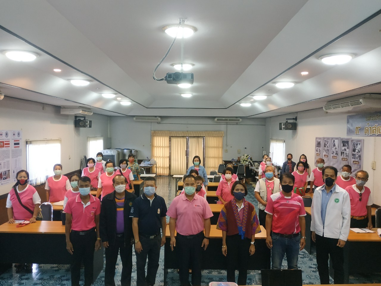 ให้ความรู้การแพร่ระบาดเชื้อไวรัสโคโรน่า COVID-19 ส่งเสริมการเรียนรู้ในชุมชน (โรงเรียนผู้สูงอายุ) 