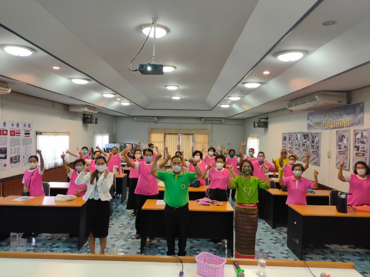 ให้ความรู้การแพร่ระบาด เชื้อไวรัสโคโรน่า COVID-19 ส่งเสริมการเรียนรู้ในชุมชน (โรงเรียนผู้สูงอายุ)