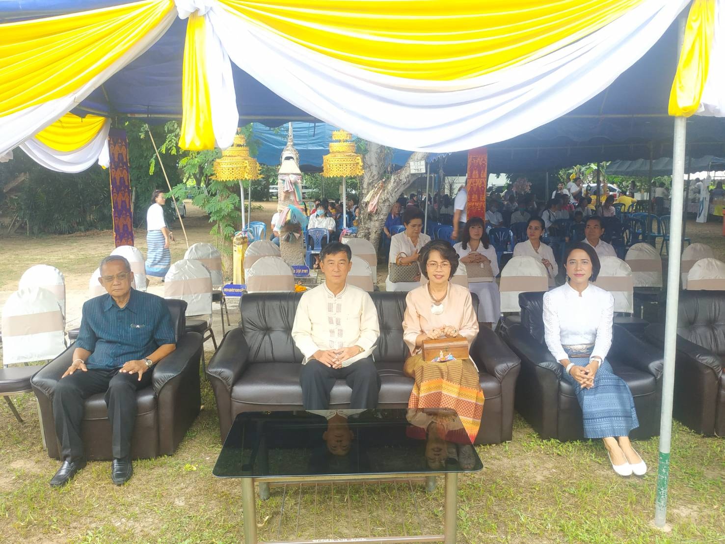 ร่วมทอดกฐินสามัคคี