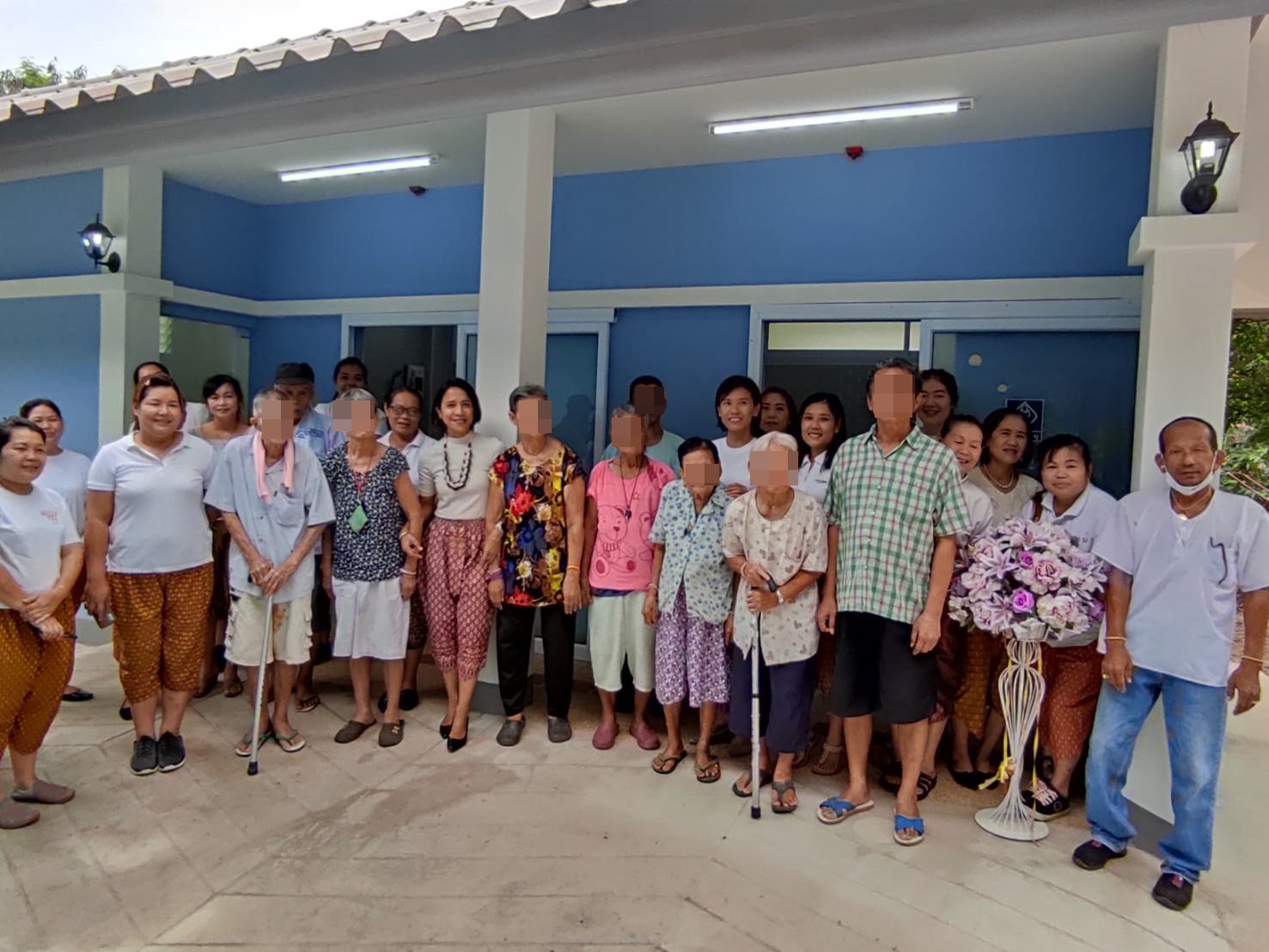 ร่วมพิธีเปิดอาคารห้องน้ำสำหรับผู้สูงอายุ