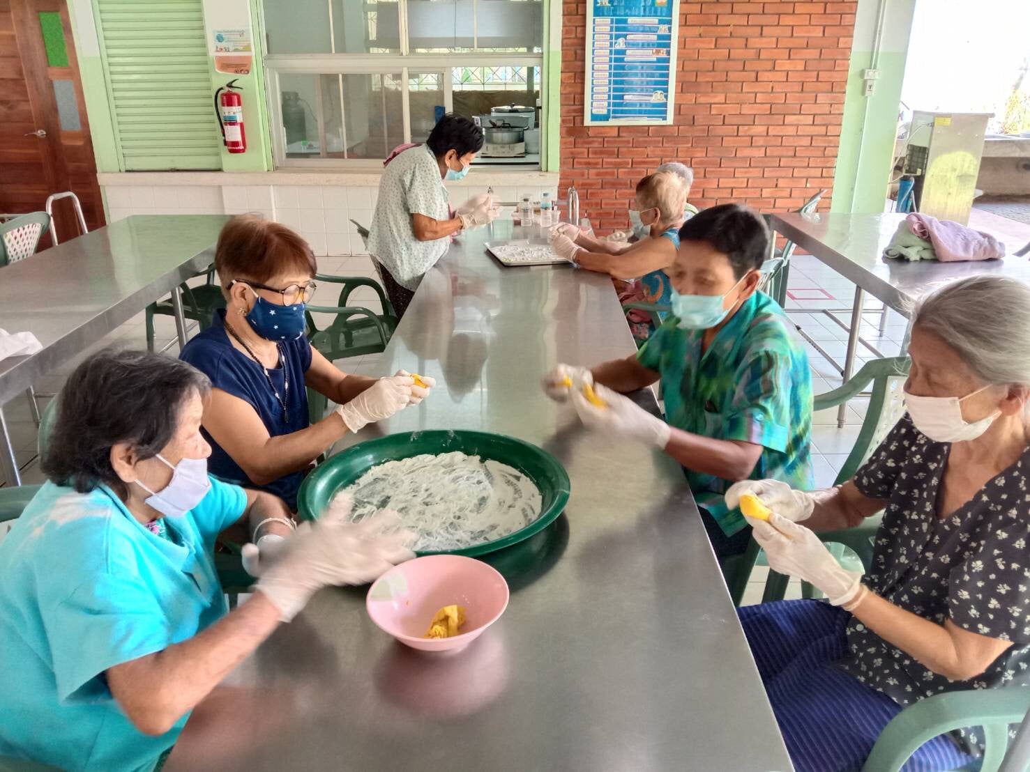 วัยเก๋าชวนทำ – ขนมบัวลอย