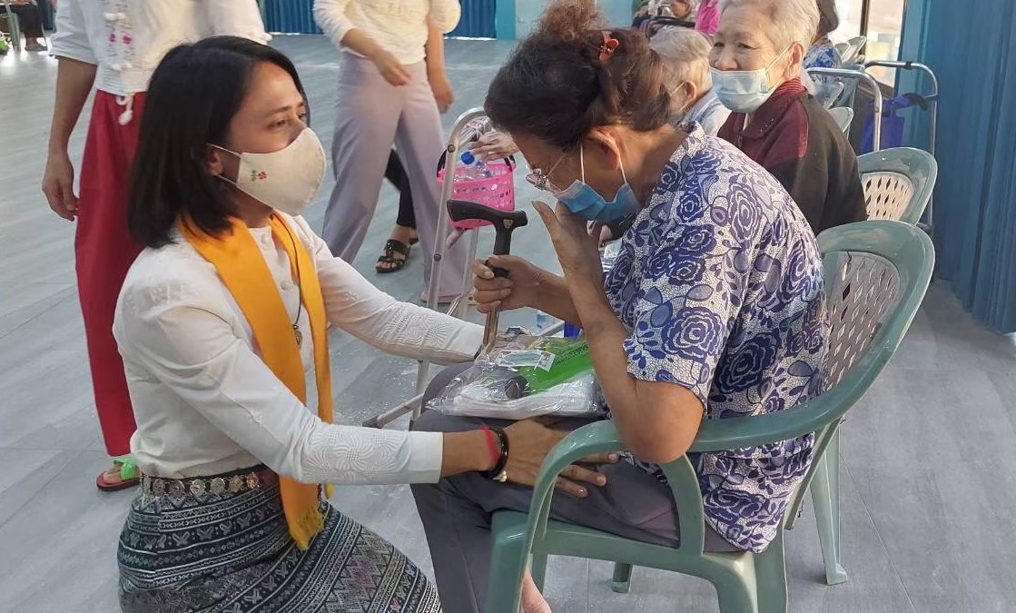 ปีใหม่หรรษา ตายายสุขใจ