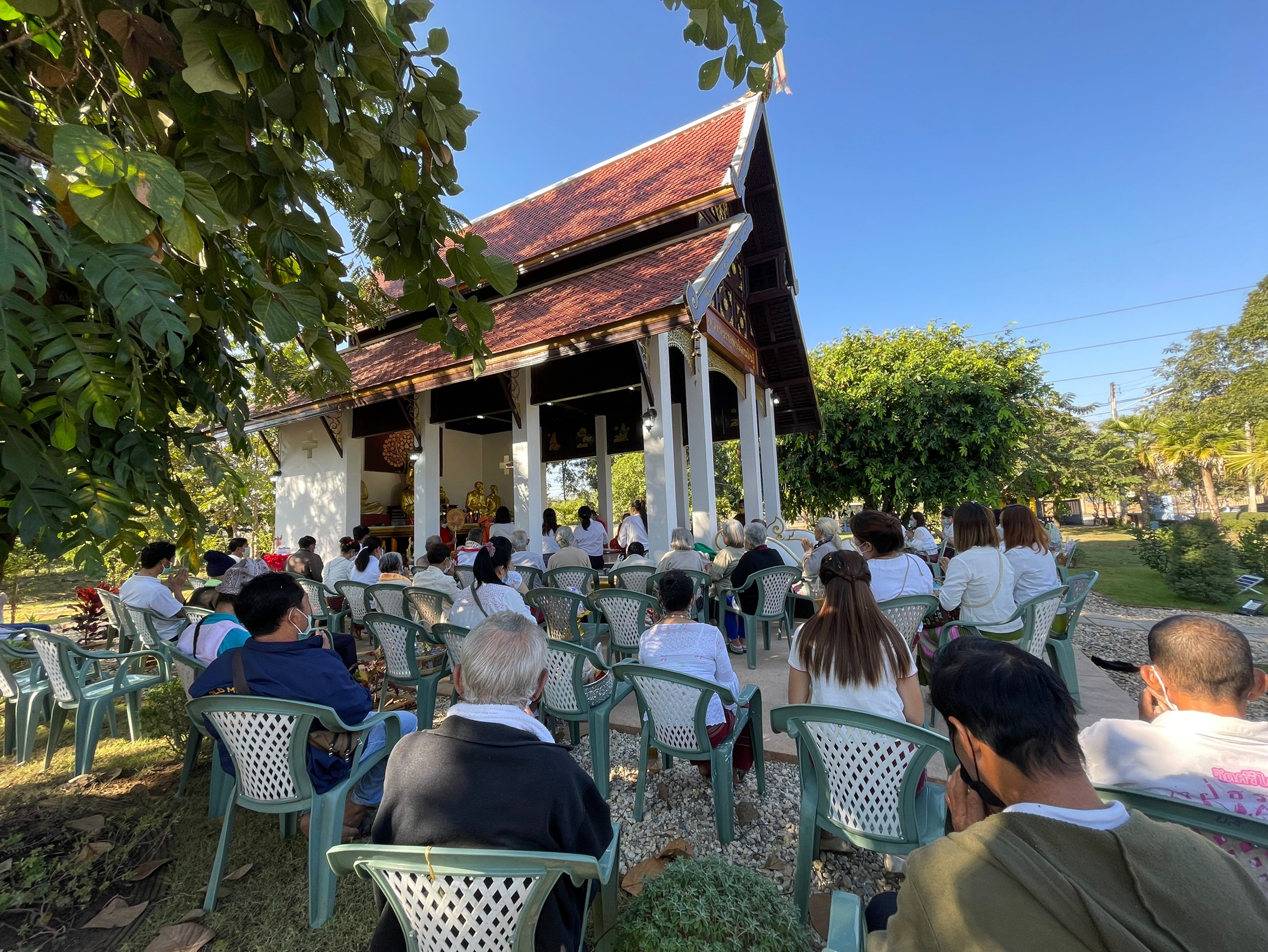 ทำบุญตักบาตร เนื่องในวันขึ้นปีใหม่ 2565